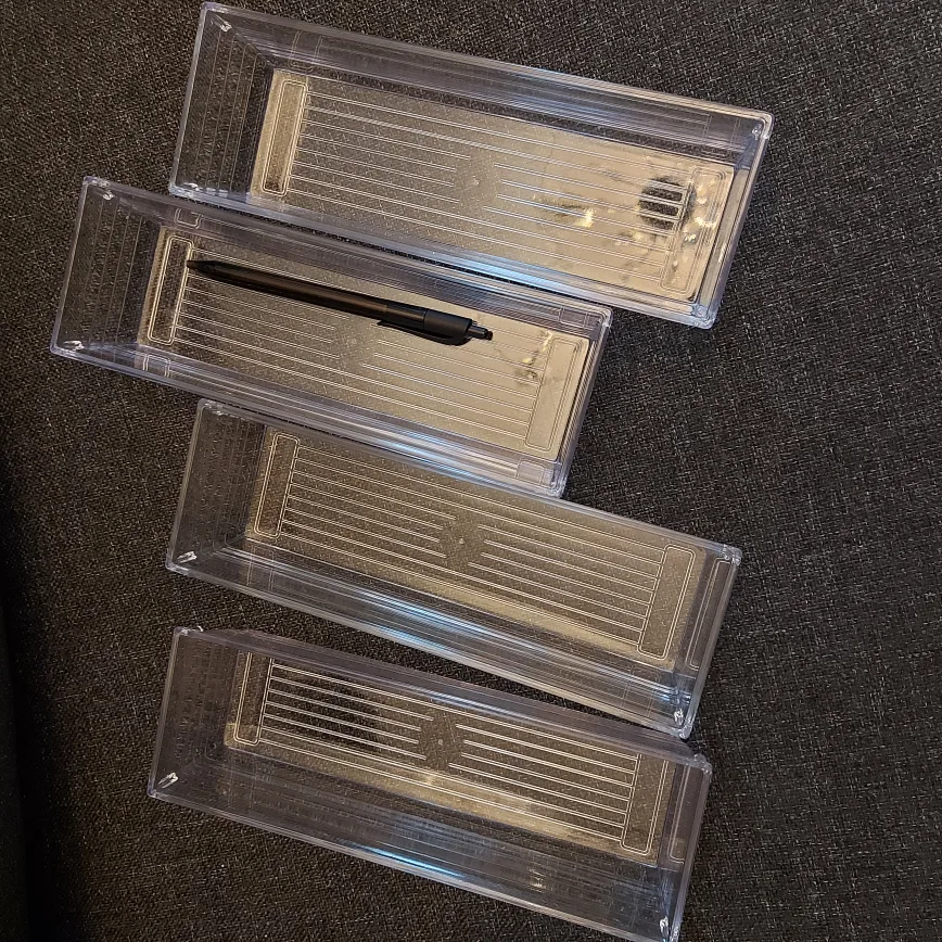 Set of 4 Clear Plastic Storage Bins image indicator(2)