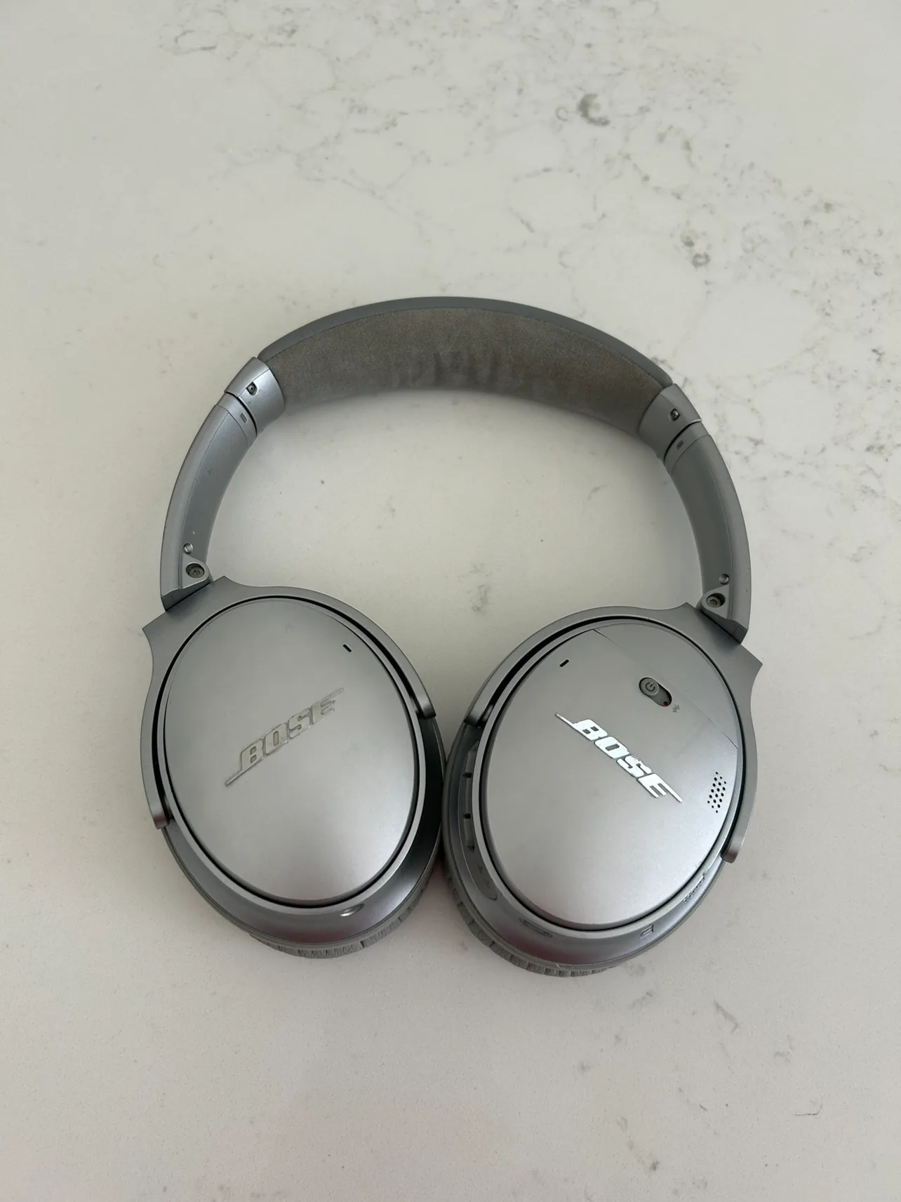 Bose QuietComfort 35 II Wireless Headphones image indicator(2)