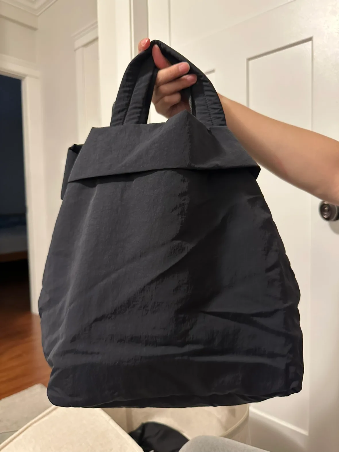 Lululemon Bag image indicator(2)