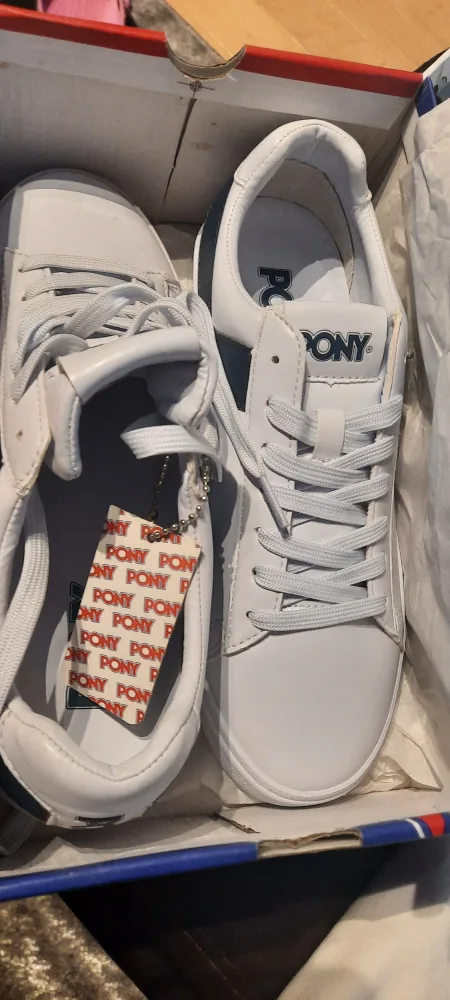 Brand New Women's Pony Sz 8 Tennis Shoes image indicator(7)