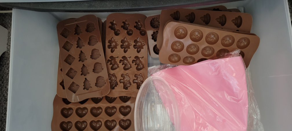 Sterilite 5 Drawer Storage Tower with baking items - photo 5