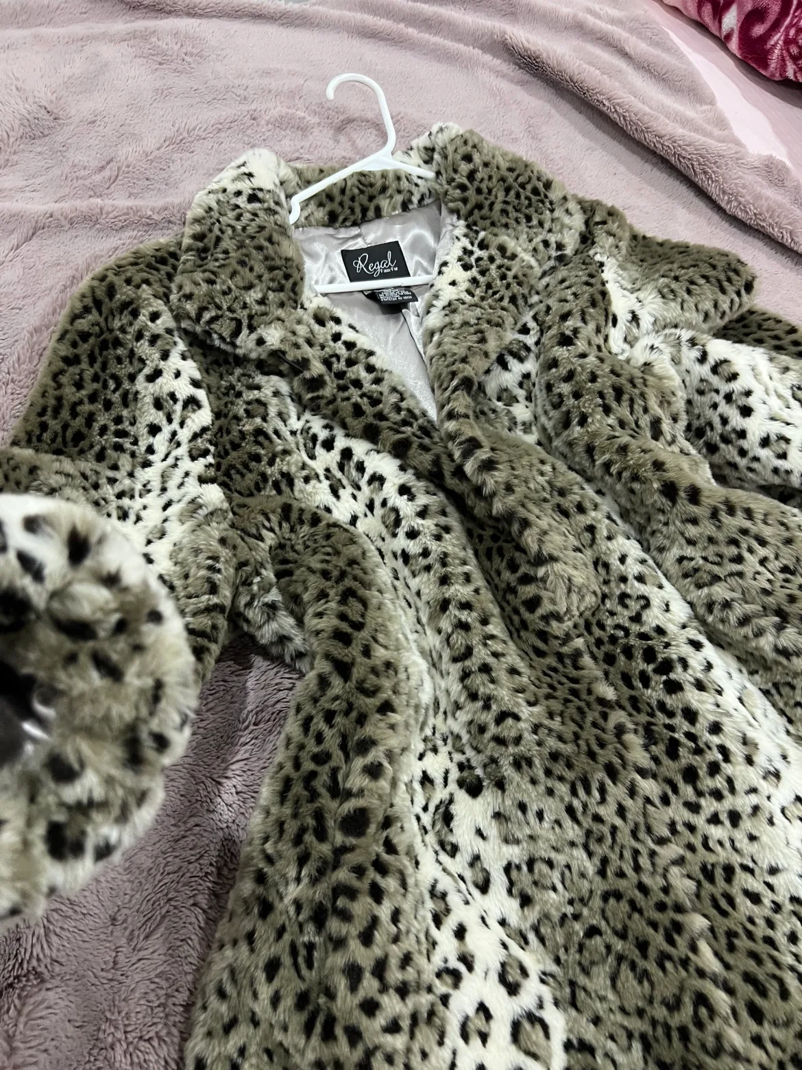 Regal Faux Fur Leopard Coat image indicator(4)