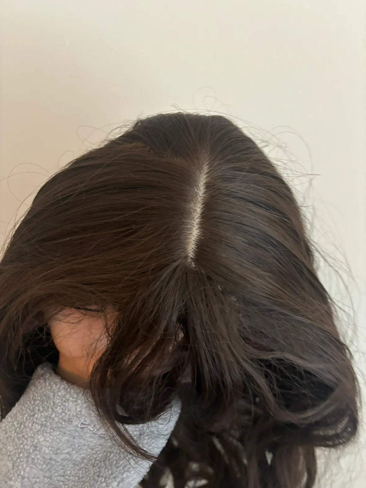 Brunette Wig with Bangs image indicator(3)