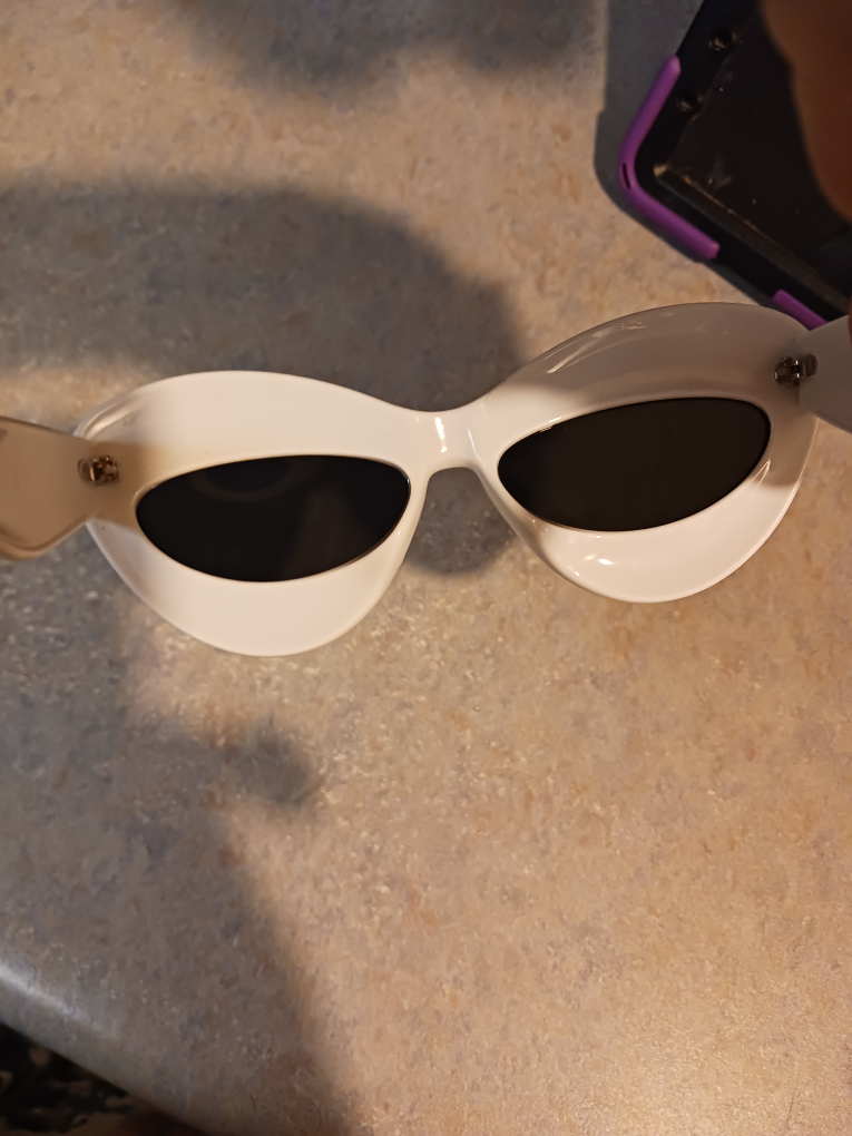 Inflated Fun Lip Shape Sunglasses (new) - photo 3