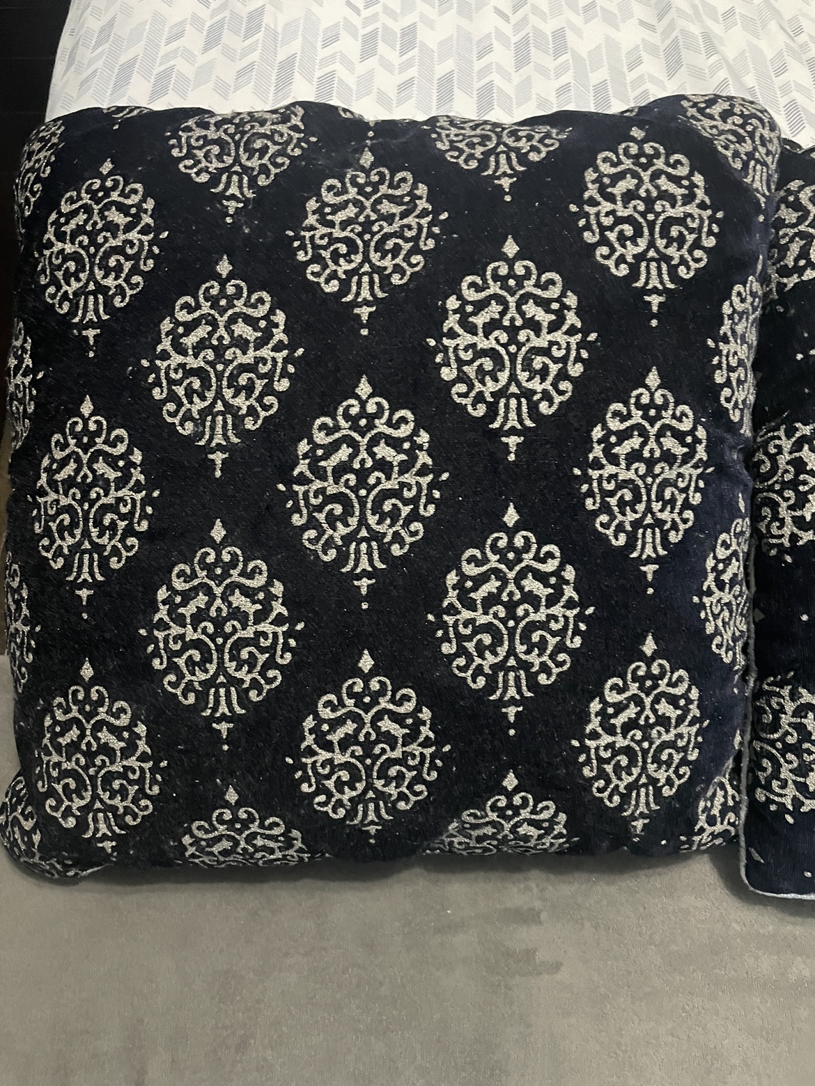 Set of 4 Throw Pillows - photo 3