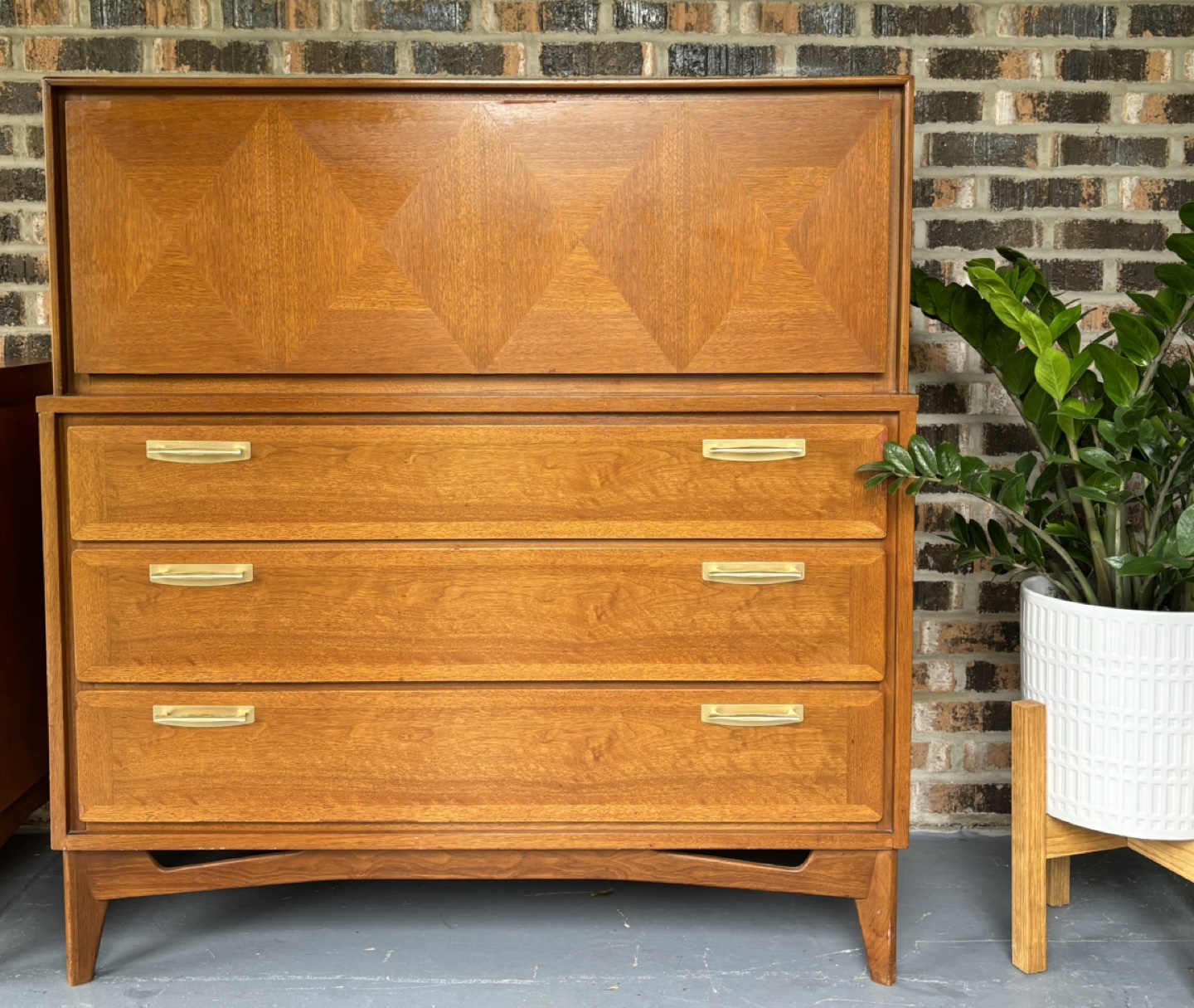 Mid Century Modern Dresser