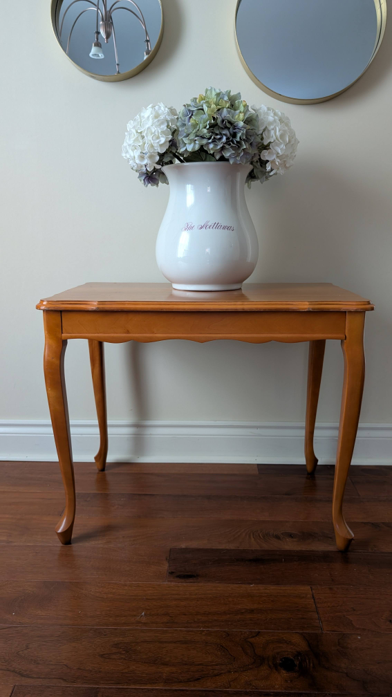 French Provincial Style Side Table - photo 2