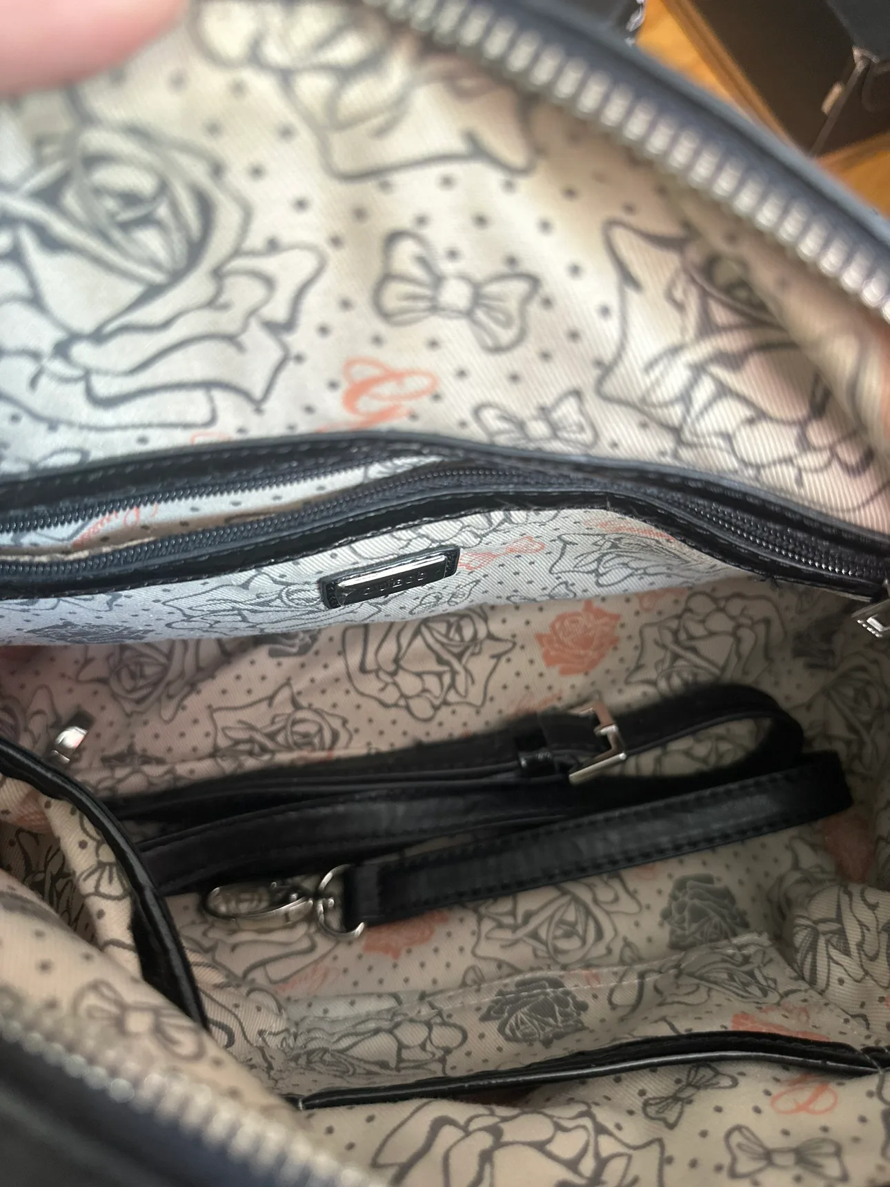 Guess Handbag with matching wallet image indicator(2)