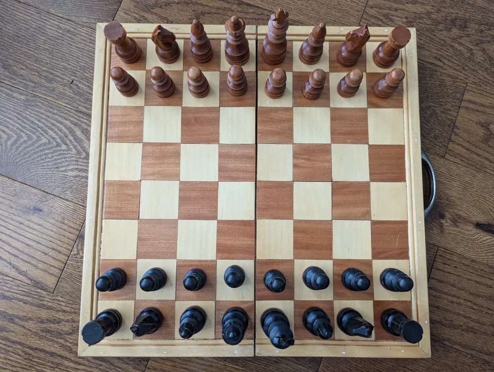 Wooden Chess Set with Folding Board thumbnail