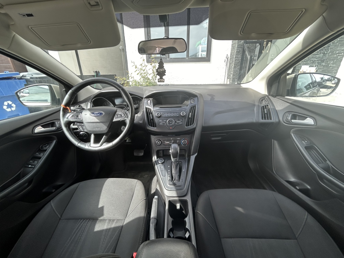 2017 Ford Focus Sedan - photo 3