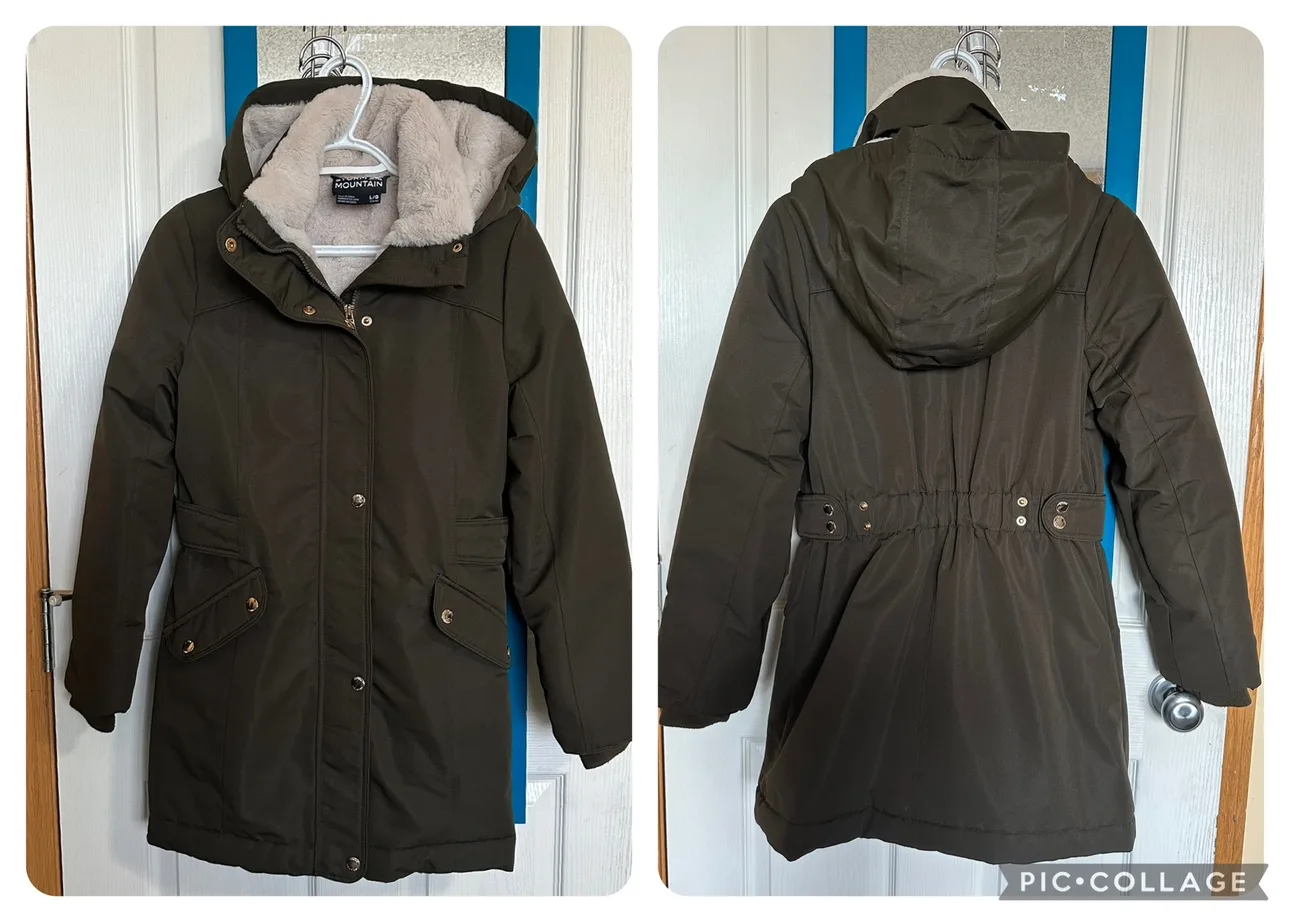 Girls Army green color winter jacket size L (14-16 youth) thumbnail