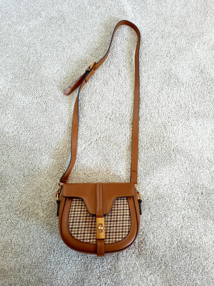 Women's crossbody bag thumbnail