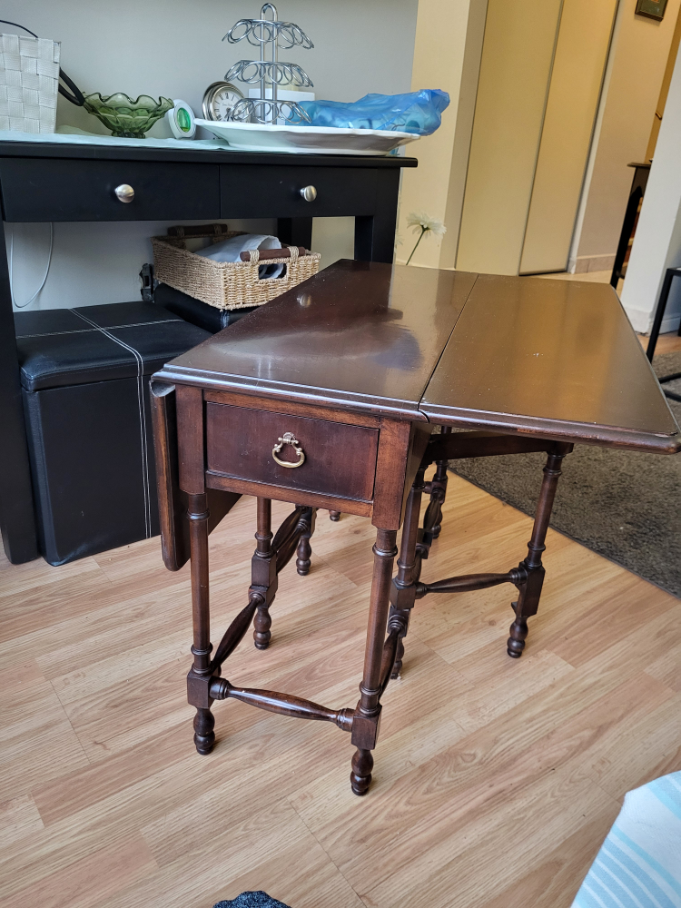 Vintage Drop Leaf  Accent Gateleg Table - photo 4