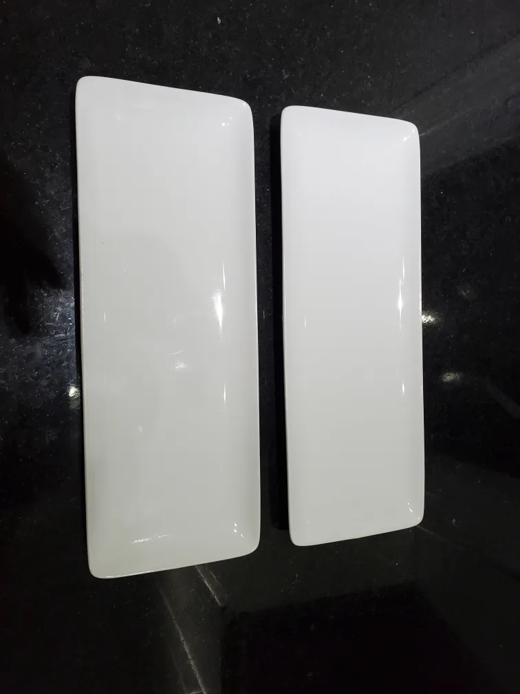 Set of 2 White Rectangular Serving Dishes thumbnail