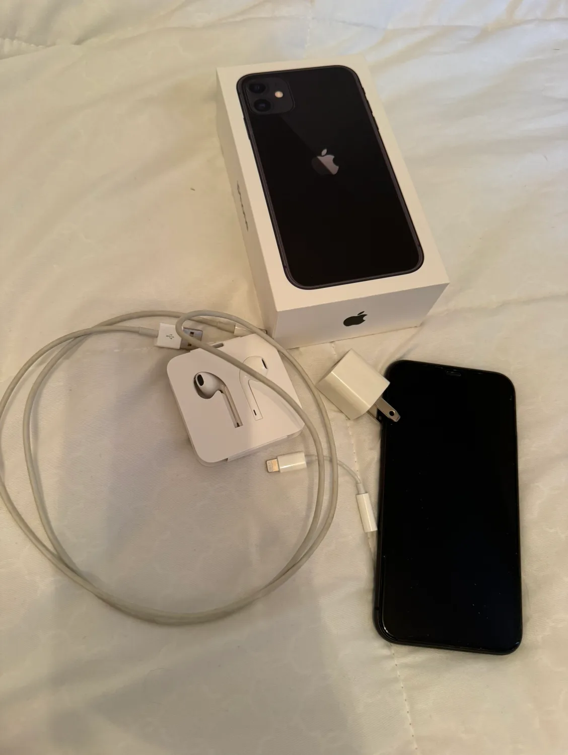 iPhone 11 256GB Black thumbnail