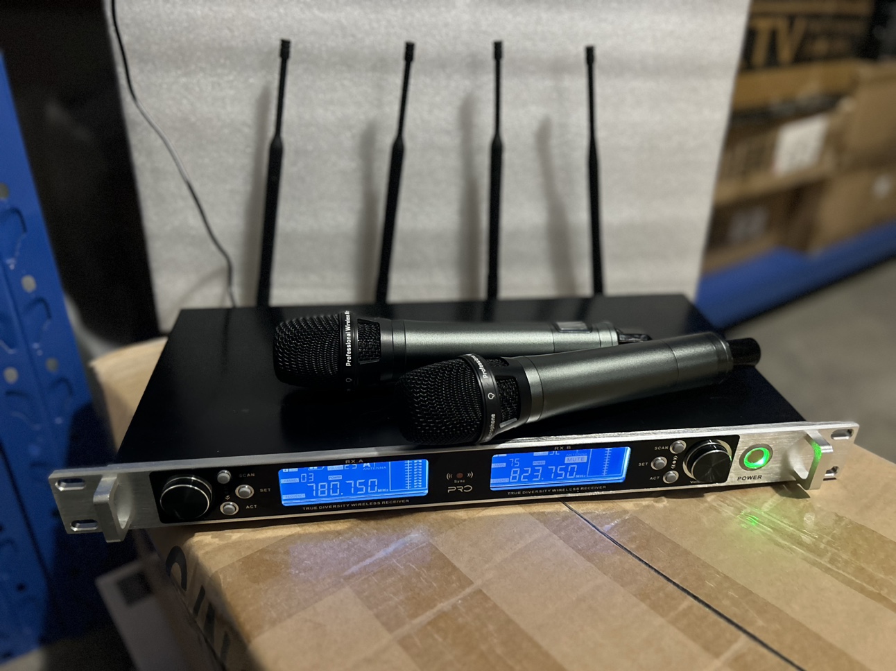 Xtuga g3 Wireless Microphone System with 2 handheld