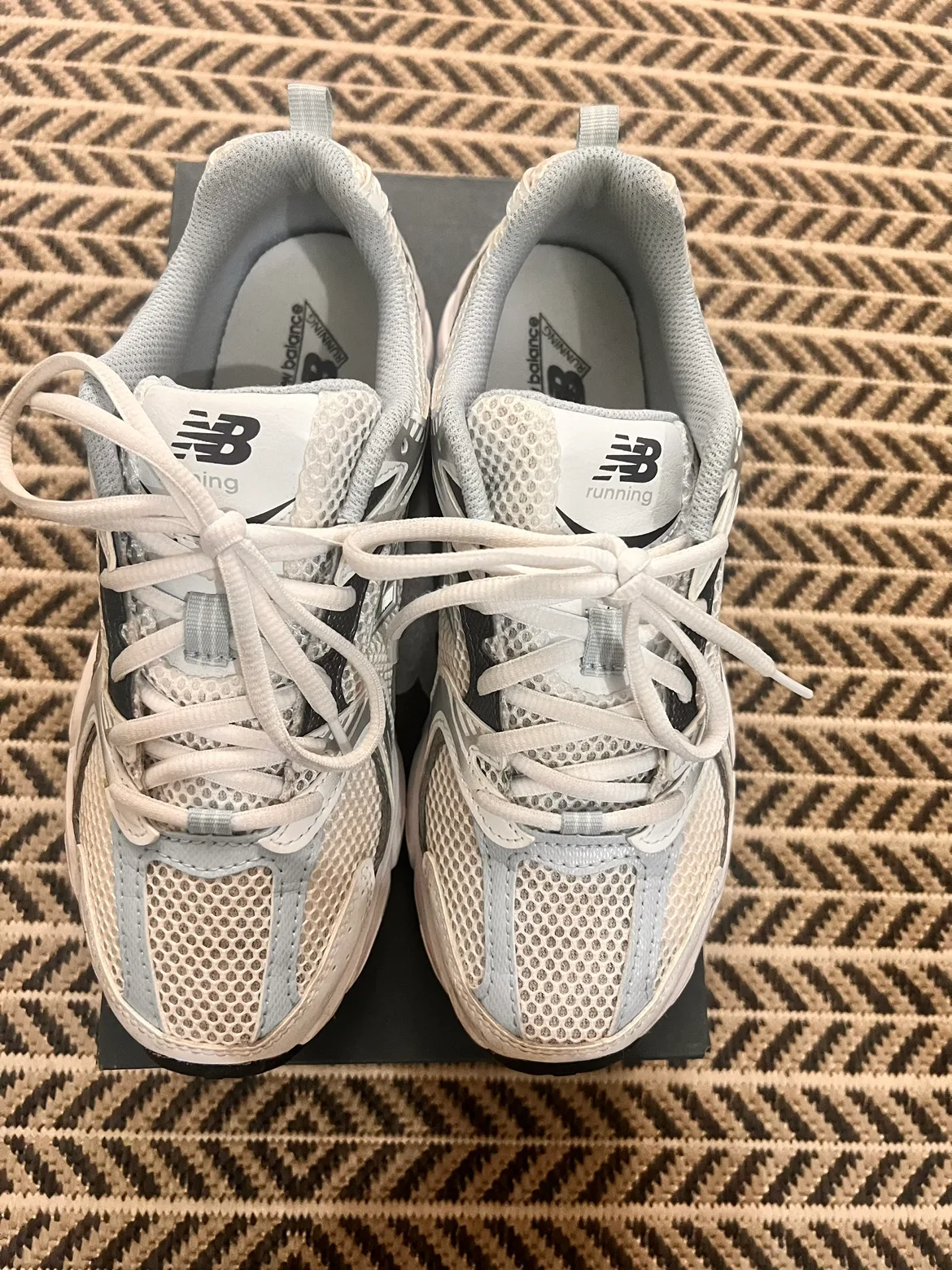 New Balance Running Shoes Size 6.5 thumbnail
