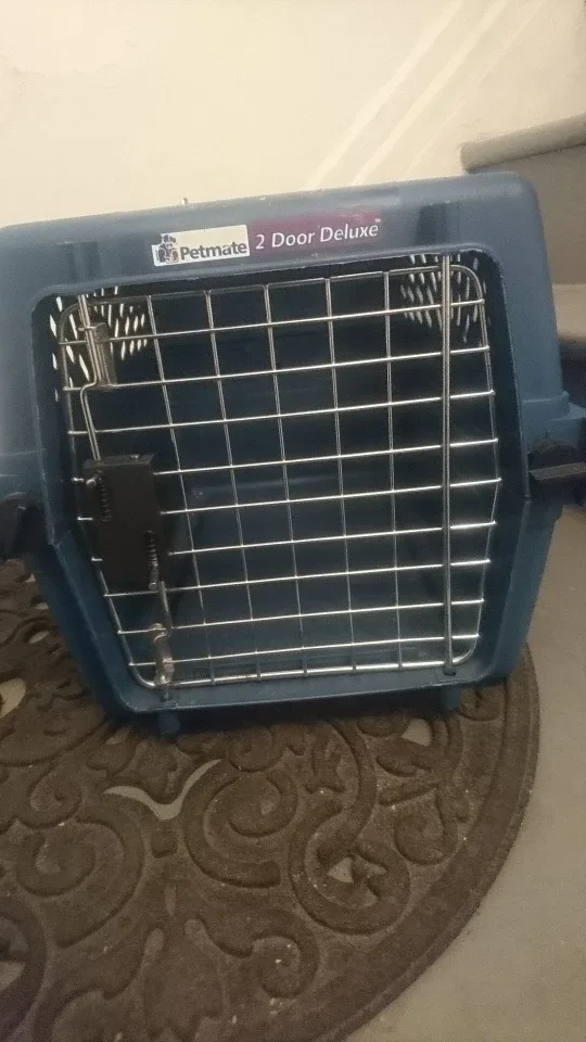 Petmate 2 Door Small Pet Carrier thumbnail
