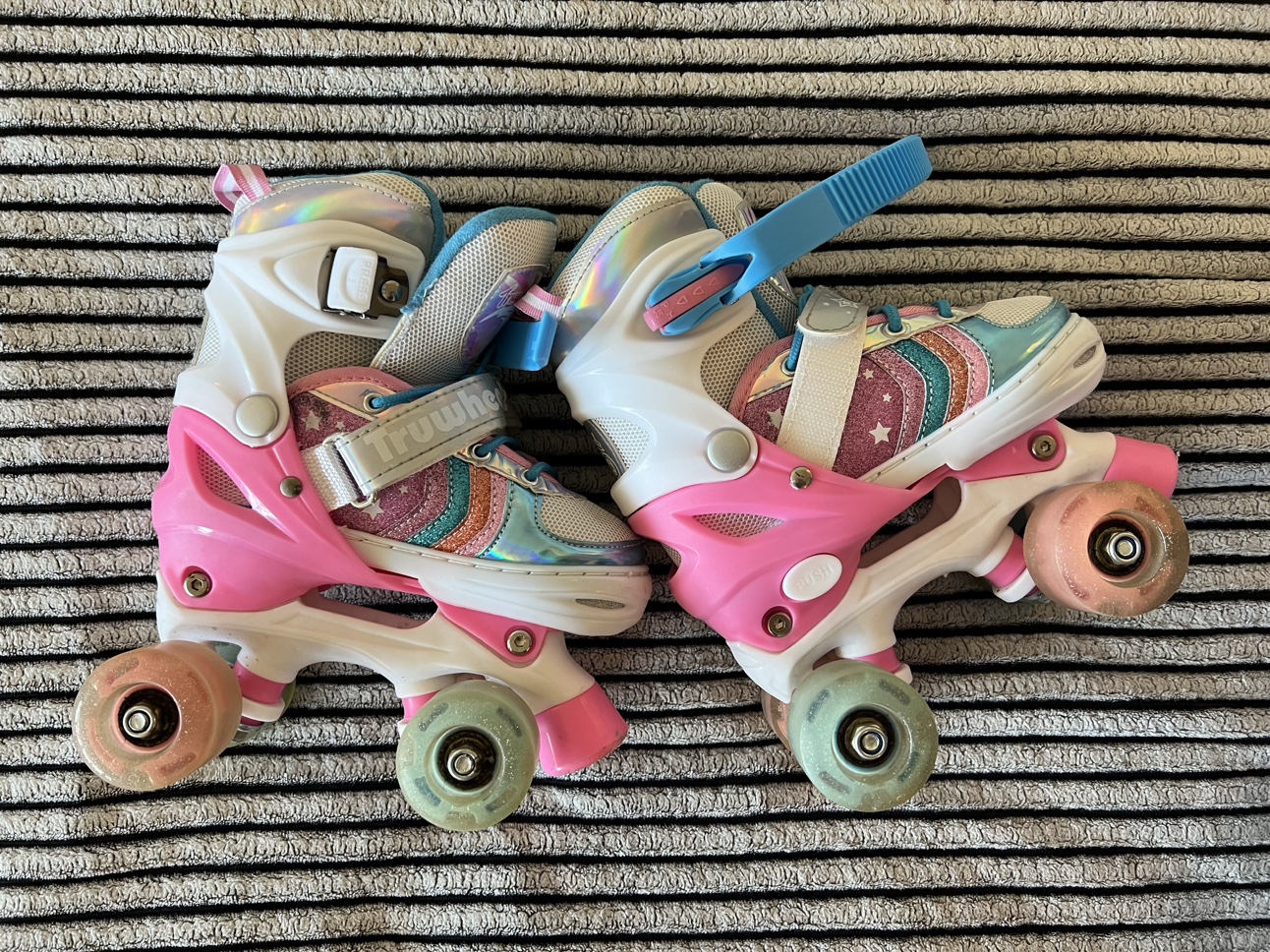 Light Up Roller Skates - photo 4