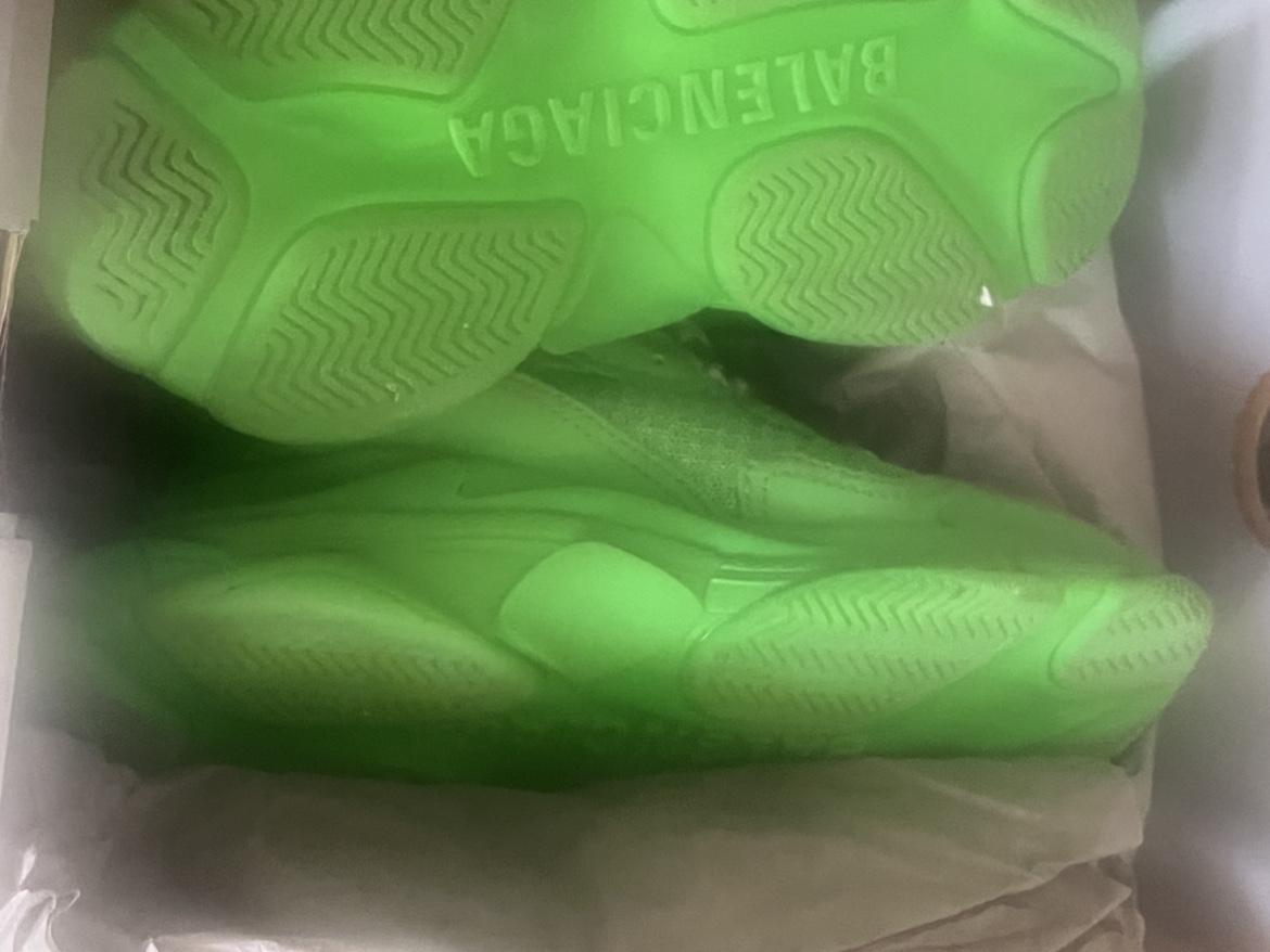 Authentic used green Balenciaga euro 32 ( size US  1 - photo 3