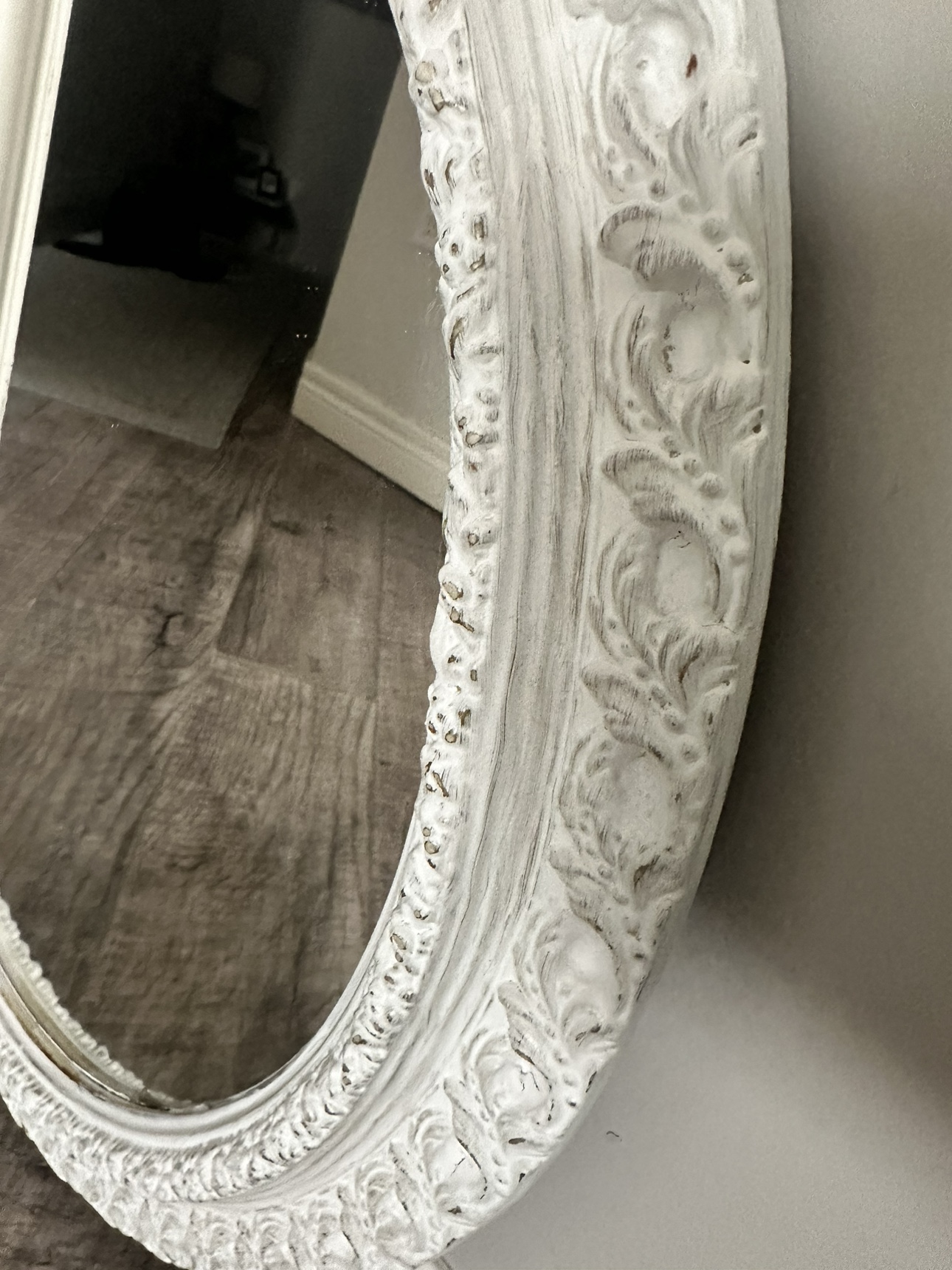 White Ornate Oval Mirror - photo 3