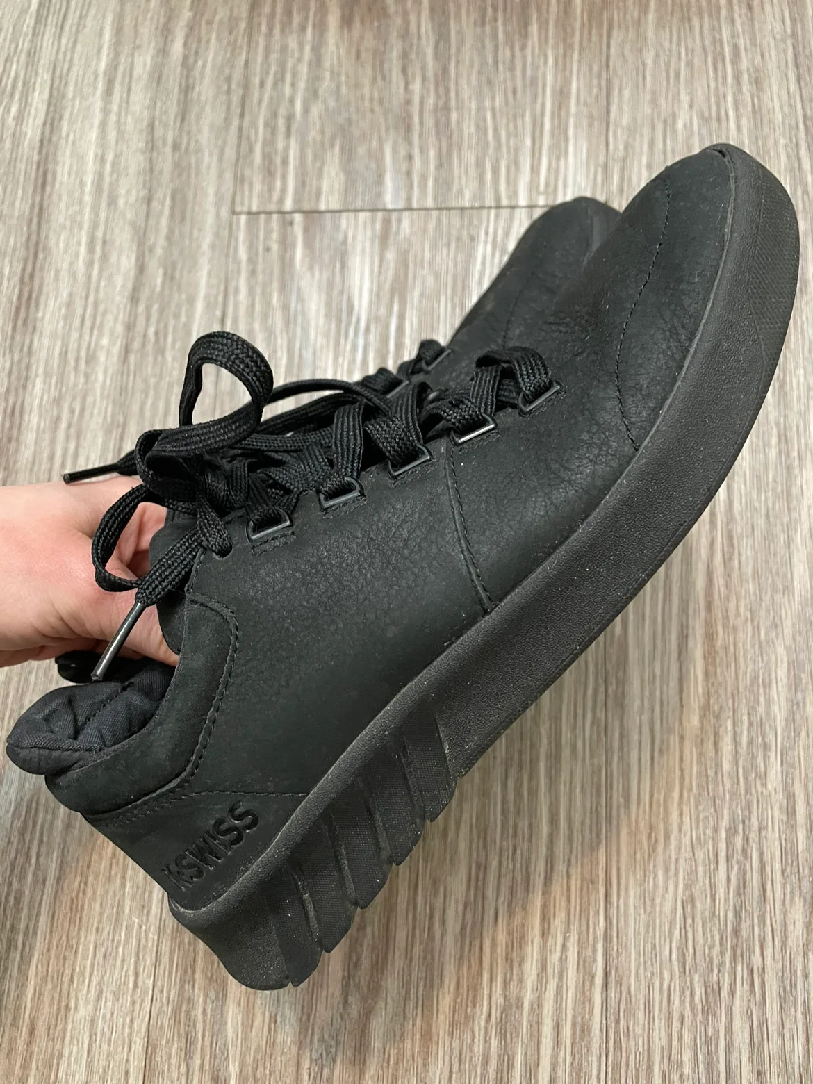 K Swiss Black Leather Sneakers US 7 thumbnail
