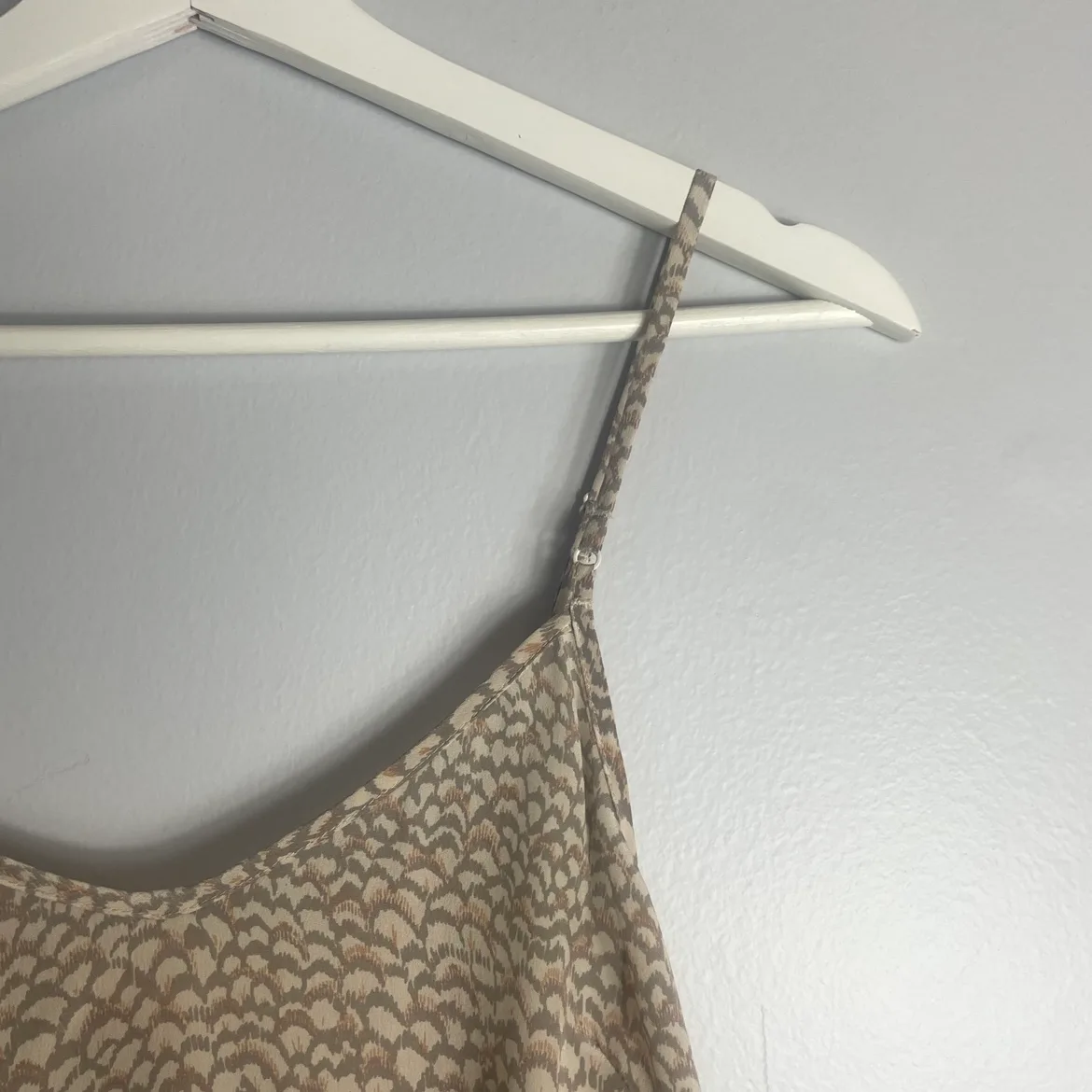 Aritzia Under Wilfred Nostalgia Silk Camisole Tank Top Size S image indicator(3)