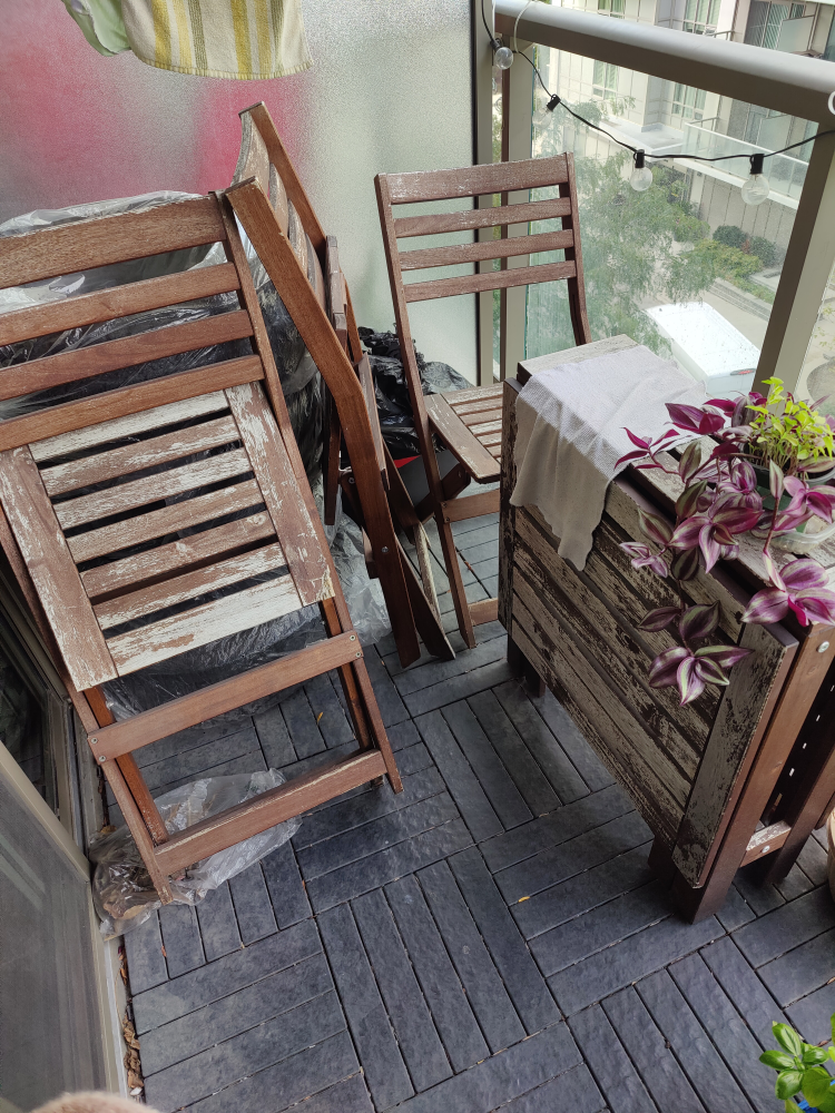 Patio Extendable Table(1) and Chairs(4) - photo 2