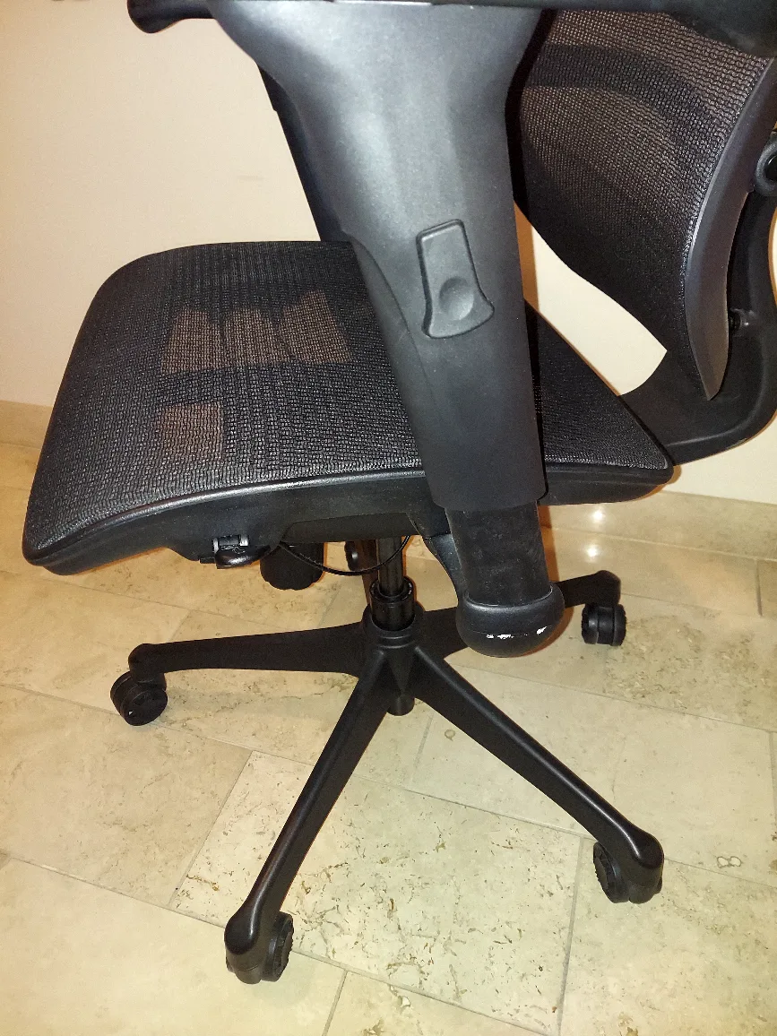 Mesh Office Chair with Adjustable Arms image indicator(7)