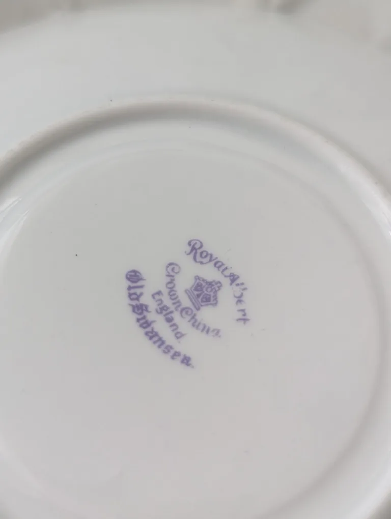 Royal Albert Old Swansea Teacup and Saucer image indicator(3)