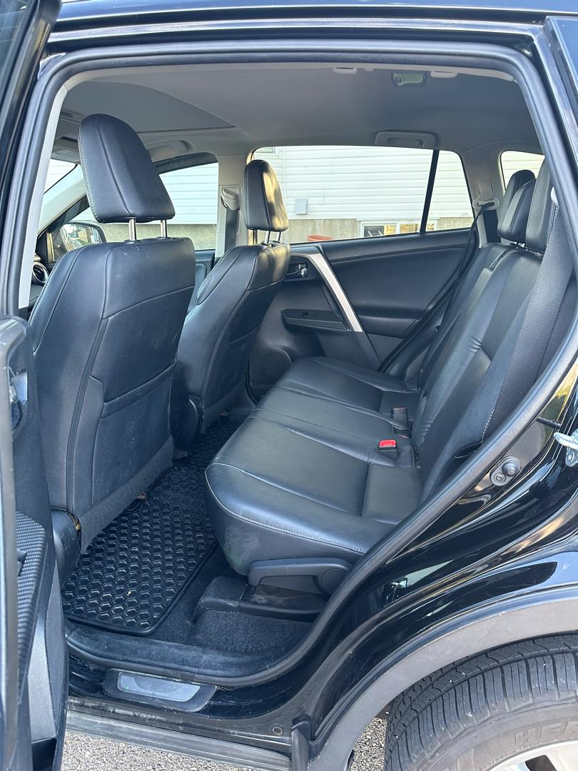 2015 Toyota RAV4 - photo 4