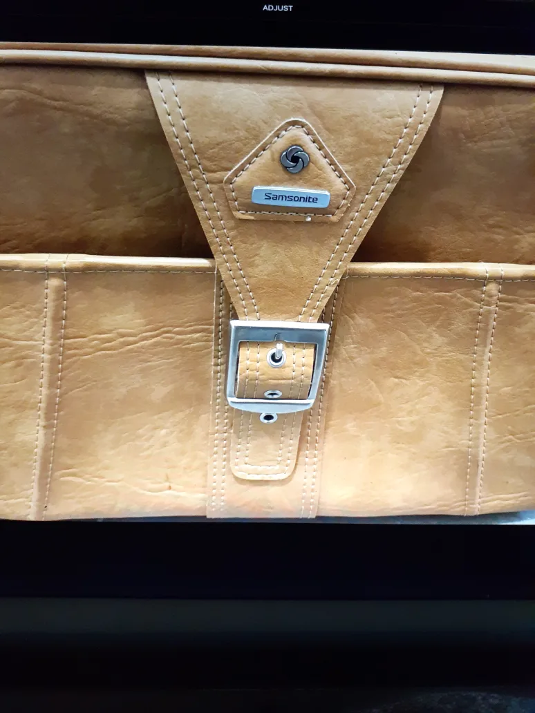 Vintage Samsonite Tan Brown Faux Leather Carry On Shoulder Bag image indicator(3)