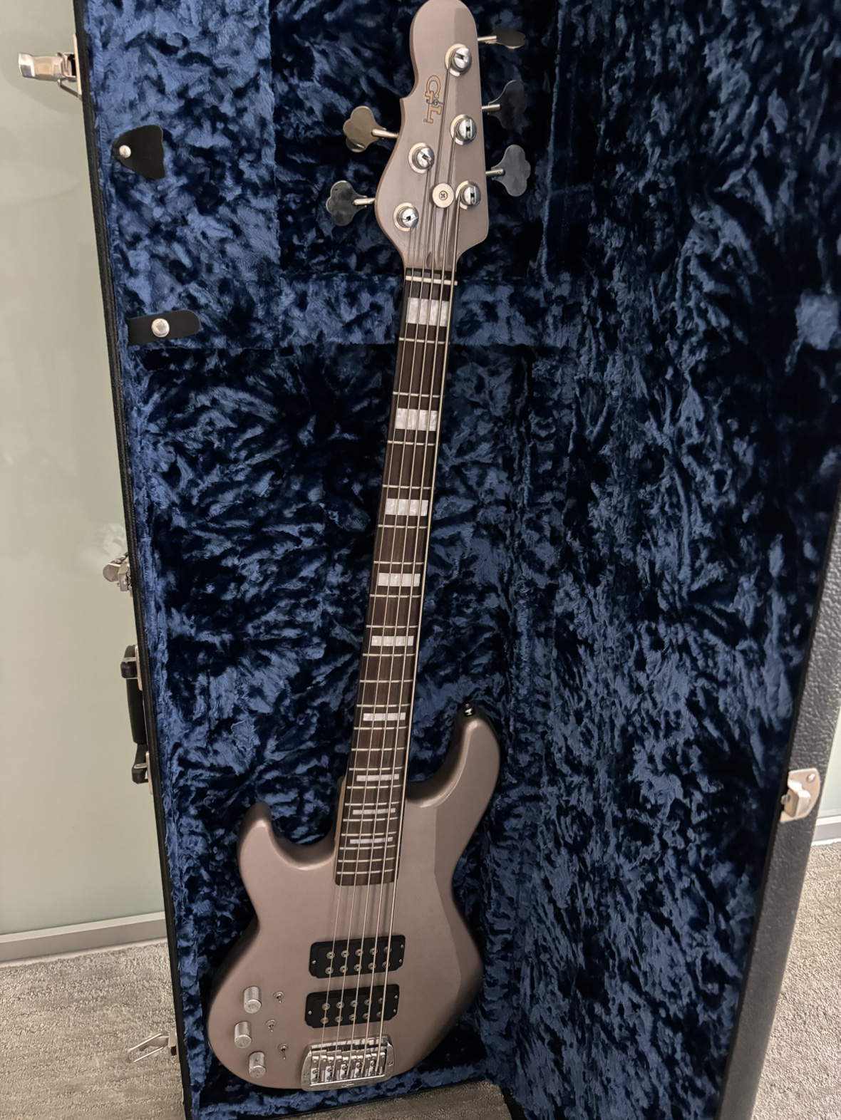 G&L L-2500 Lefty Bass