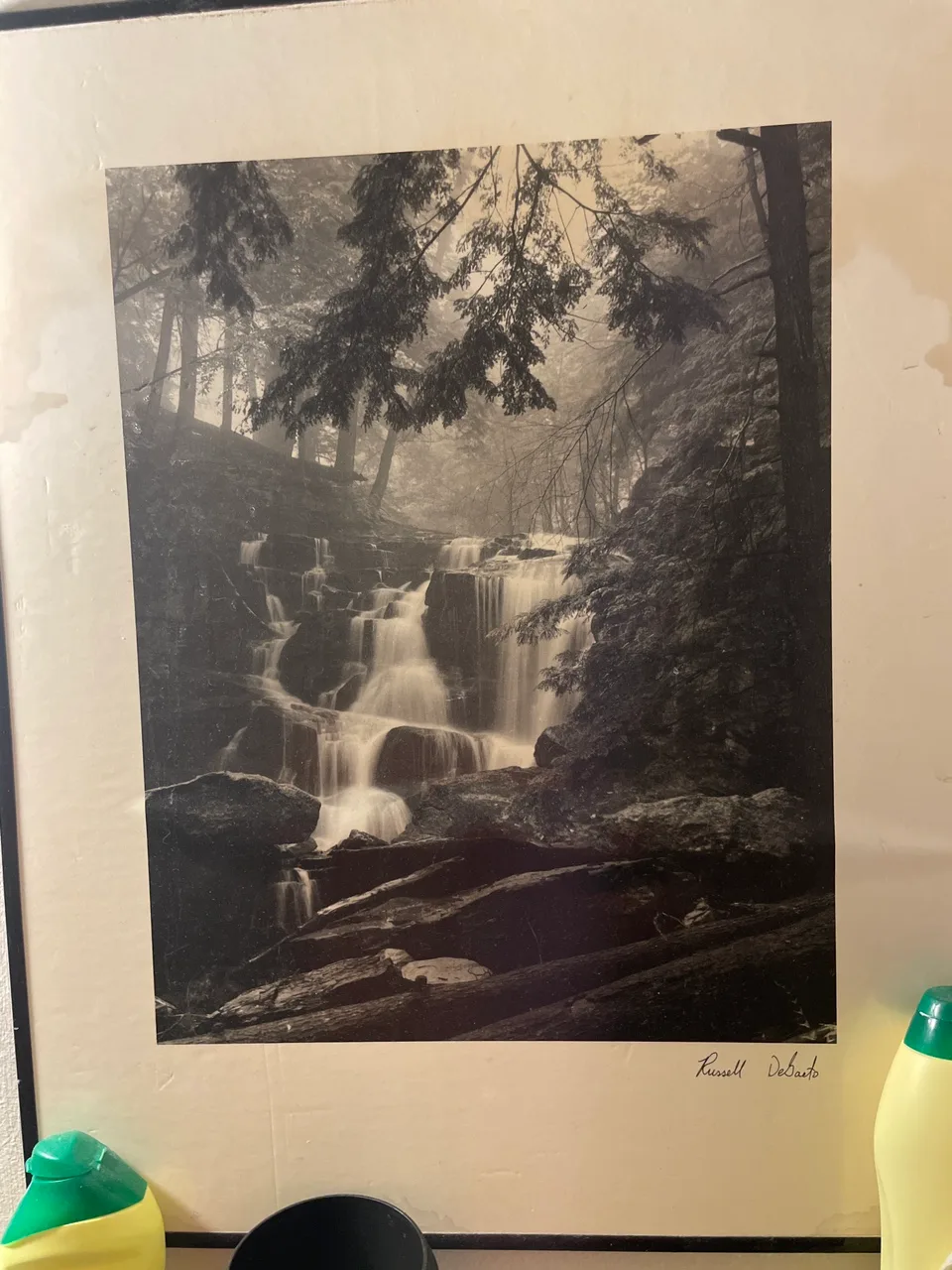 Black and white photograph of a waterfall image indicator(2)