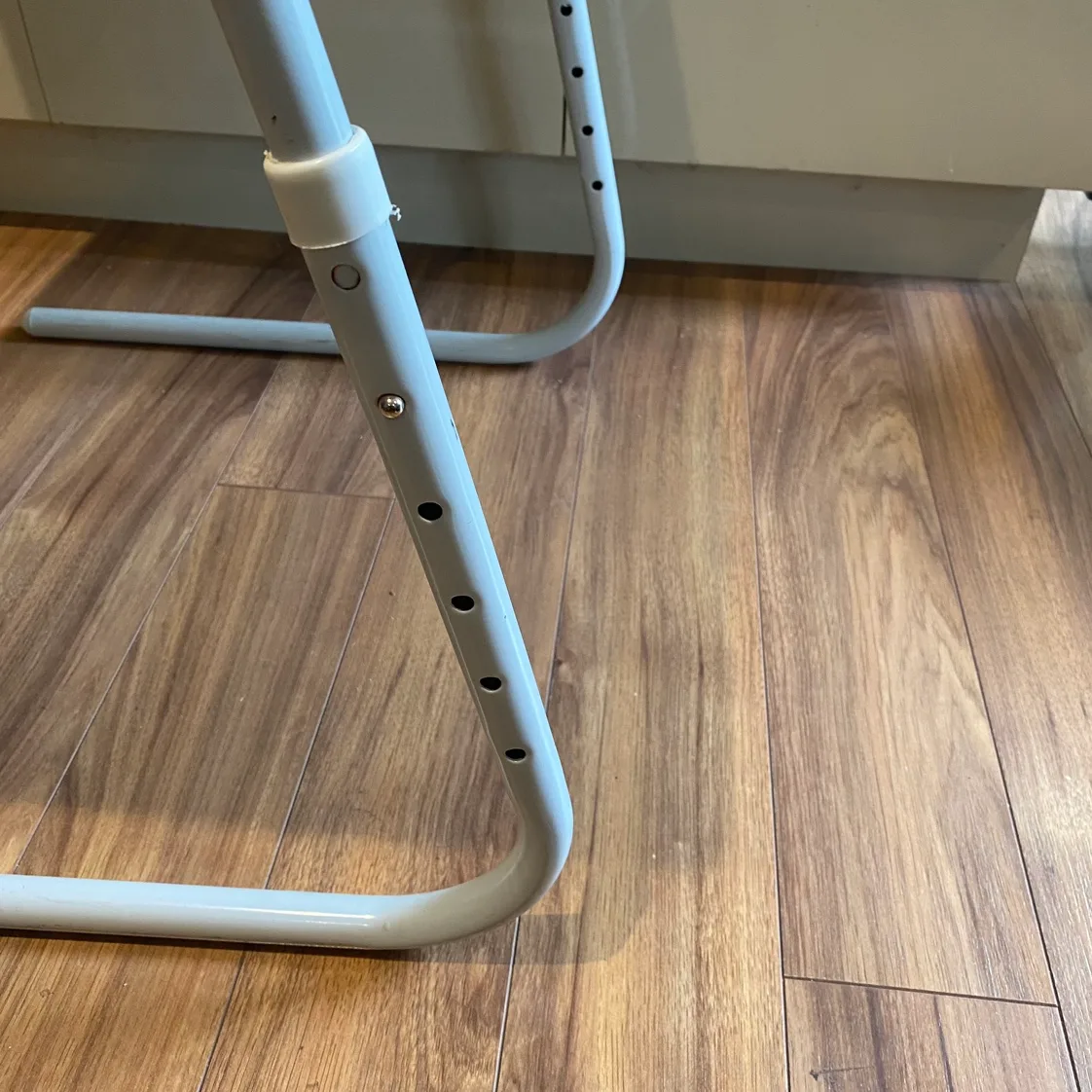 White Adjustable Lap Desk image indicator(6)