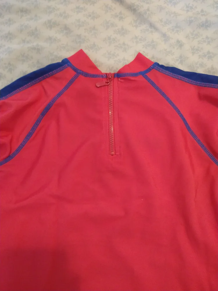 Girls Hello Kitty Long Sleeve Rash Guard image indicator(2)