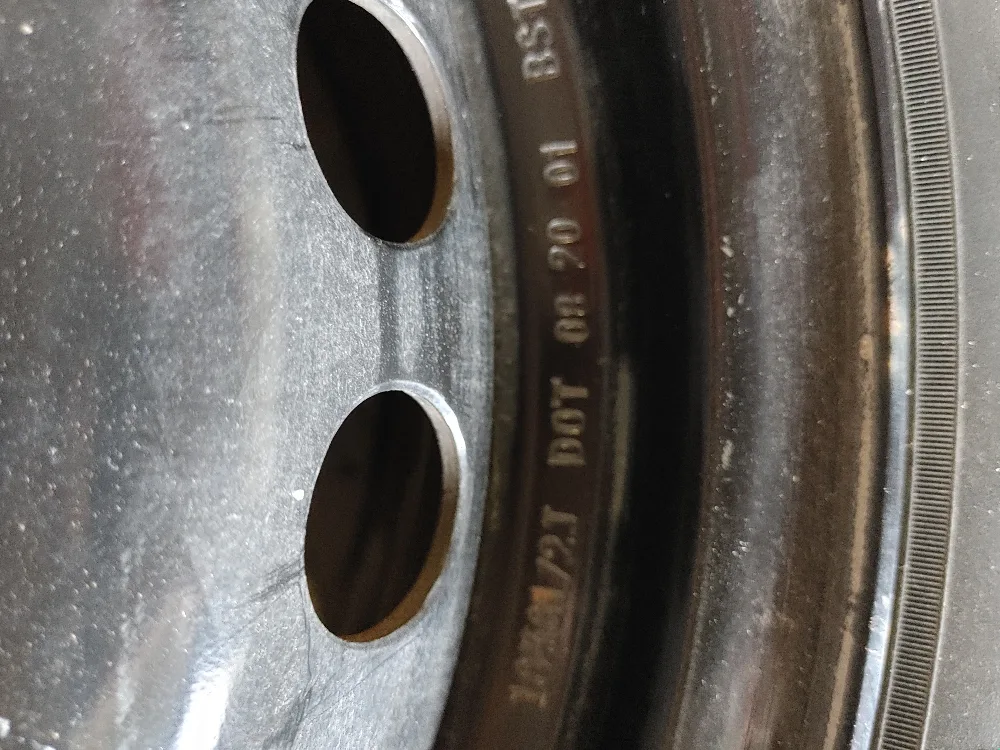 Michelin X-Ice Snow Tire and Rims image indicator(3)