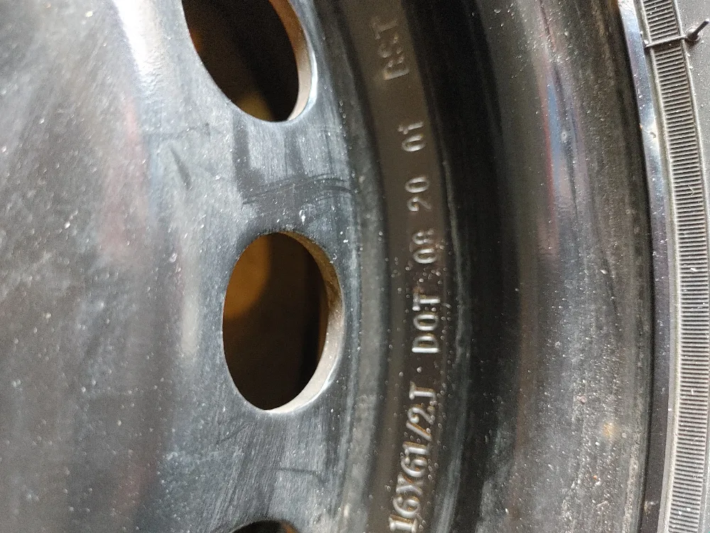 Michelin X-Ice Snow Tire and Rims image indicator(4)