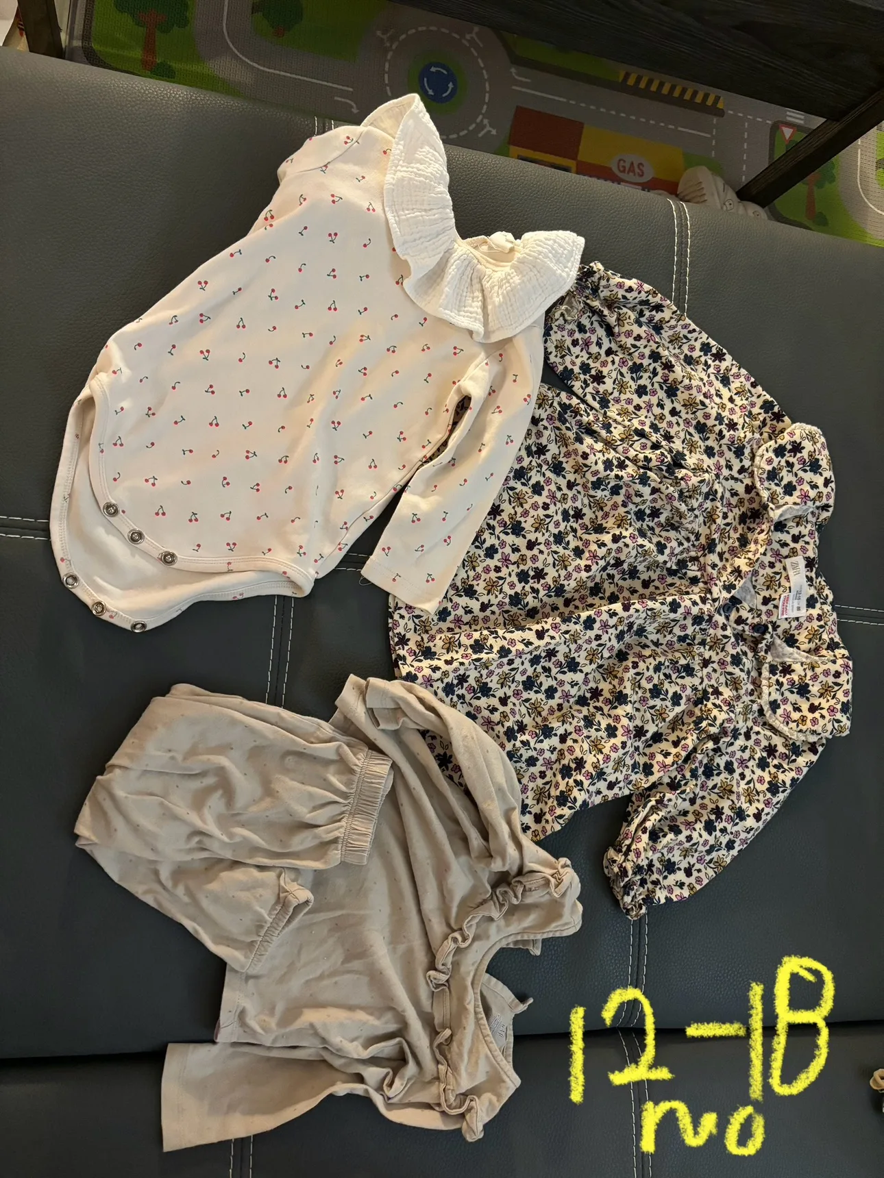 Baby Girl Clothes Bundle (Size 12-18 Months) thumbnail