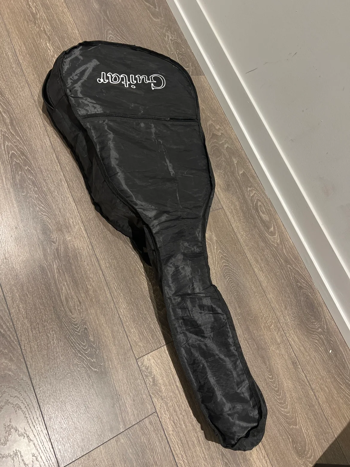 Acoustic Guitar with Case image indicator(2)