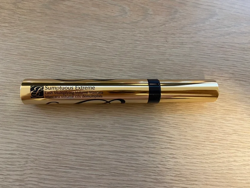 Estée Lauder Sumptuous Extreme Lash Multiplying Volume Mascara image indicator(3)