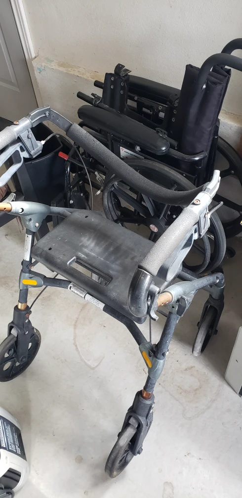 Rollator Walker & Wheelchair