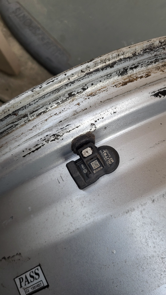 18 inch 5 spoke alloy wheels - photo 4