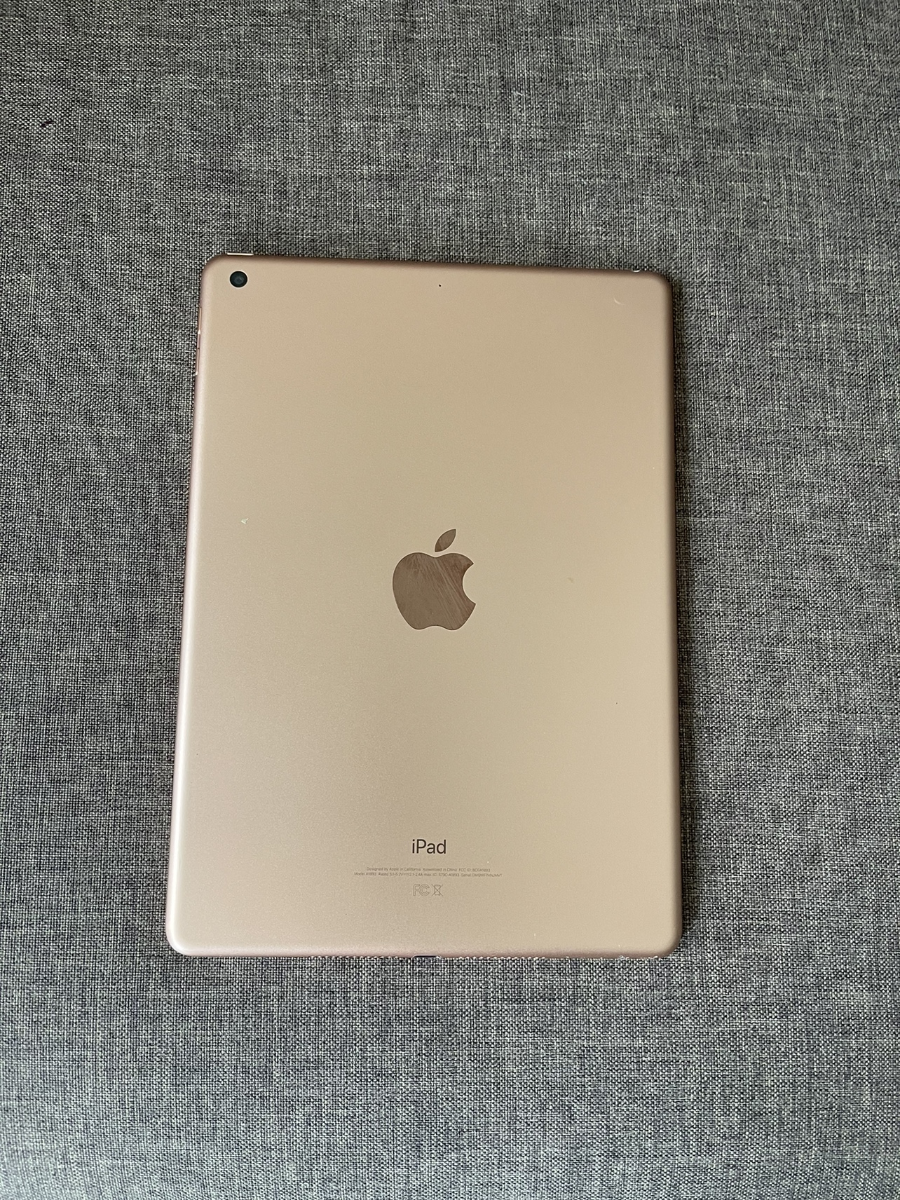 iPad 9.7-inch (6th Generation) - Rose Gold - photo 2