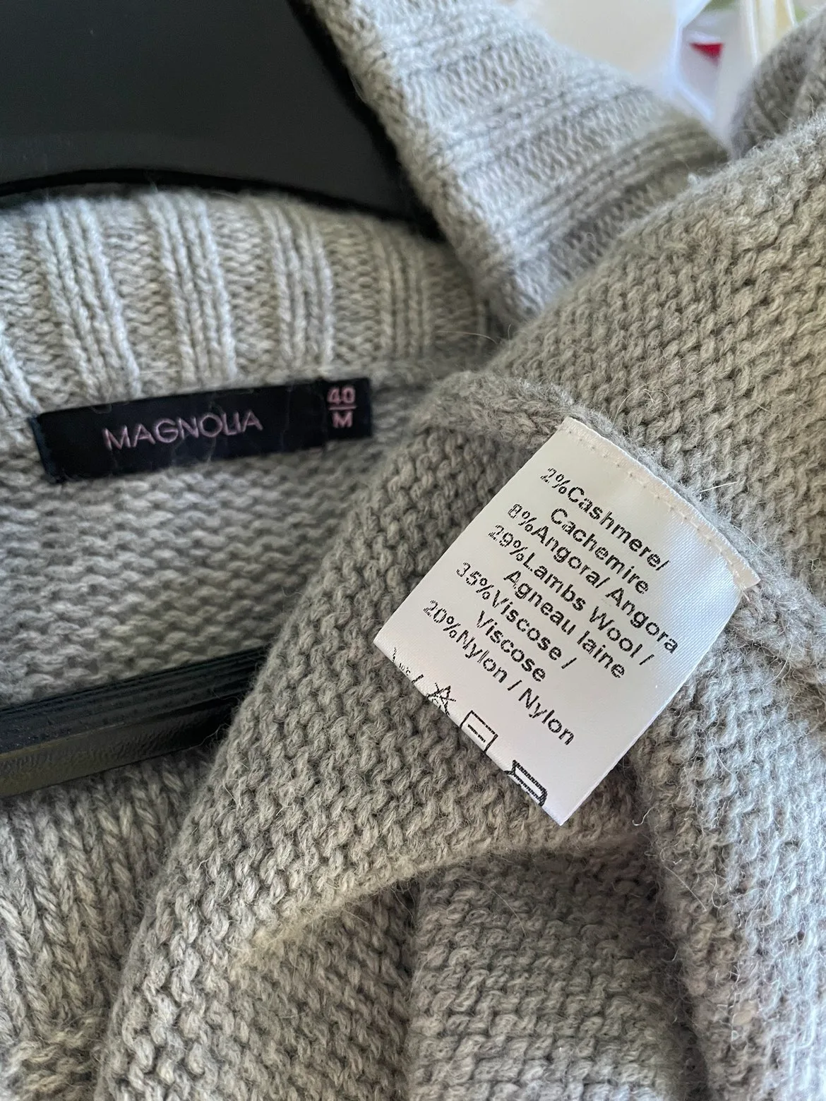 Cashmere lambs wool cardigan image indicator(3)