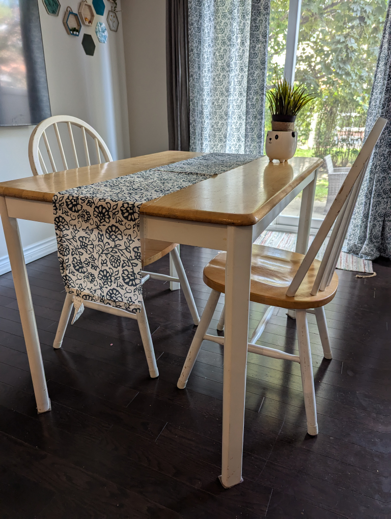 Cozy light wood dining table set - photo 2