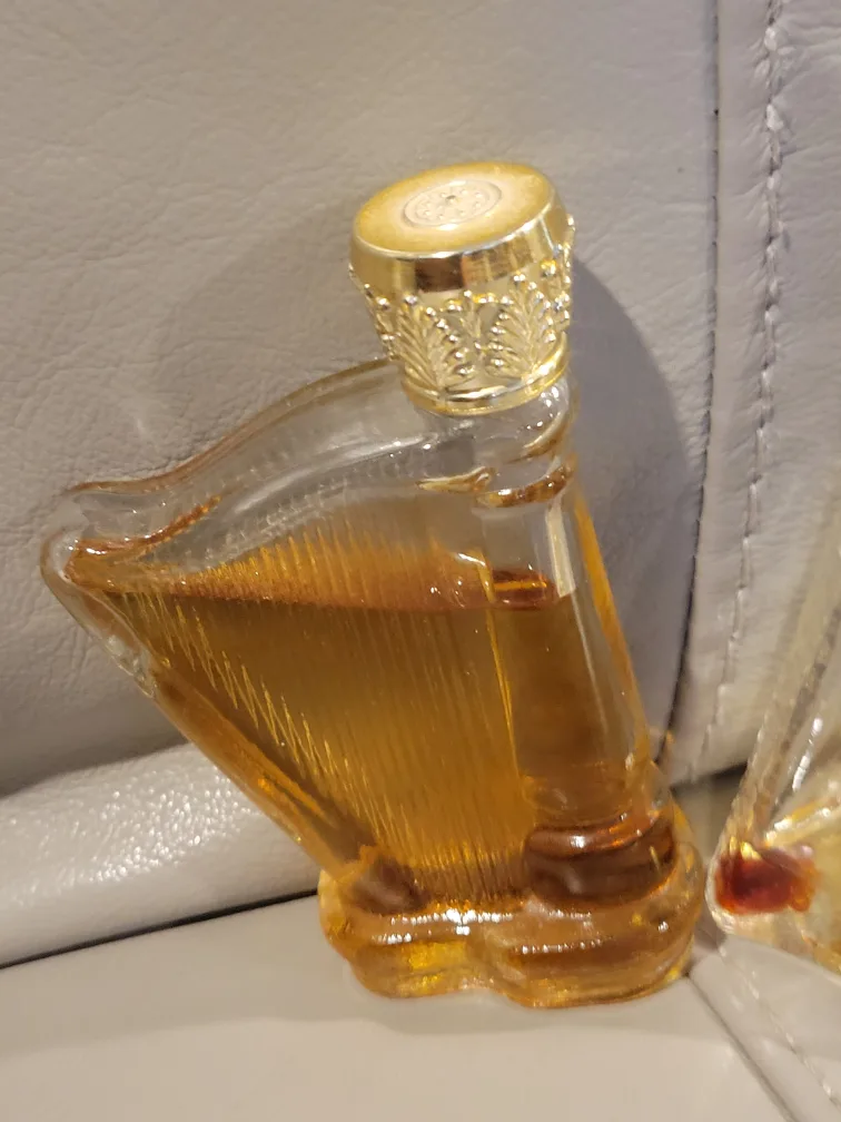 Avon Vintage Perfume Bottles image indicator(4)