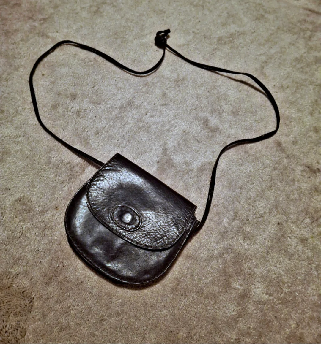 Small Black Leather Crossbody Bag image indicator(2)