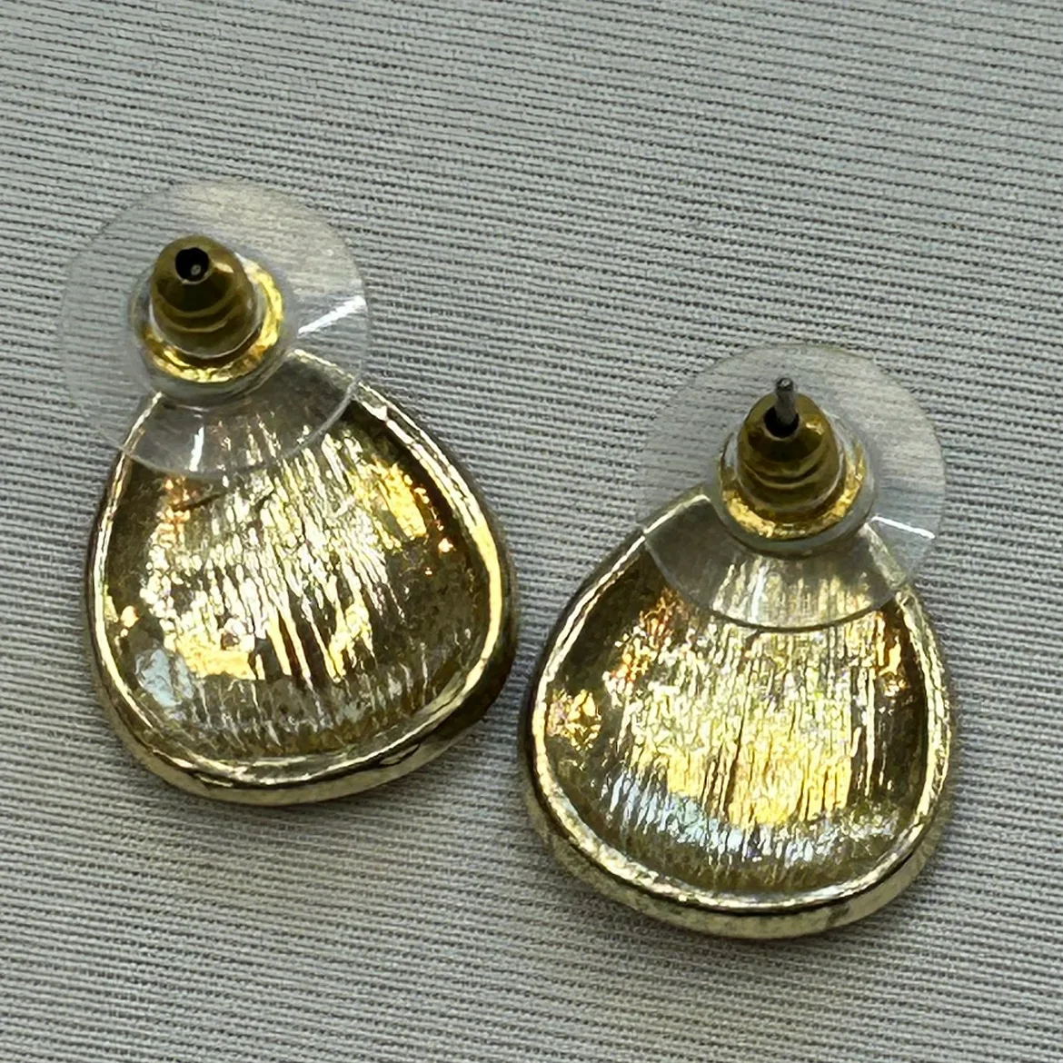 Vintage 90s Pink Enamel Gold Tone Teardrop Earrings Rhinestones image indicator(4)