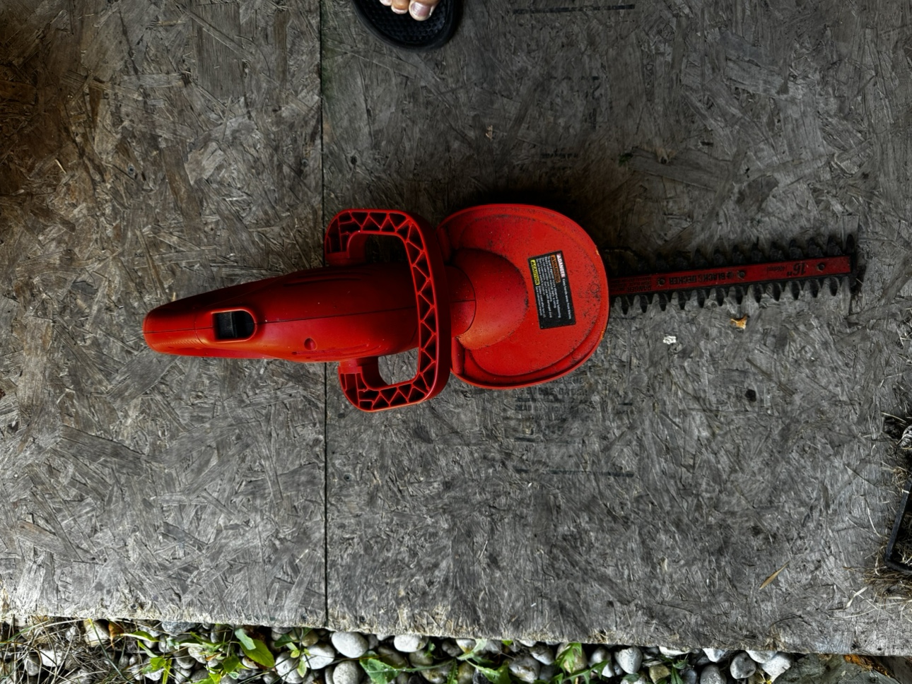 Black & Decker Hedge Trimmer - photo 3